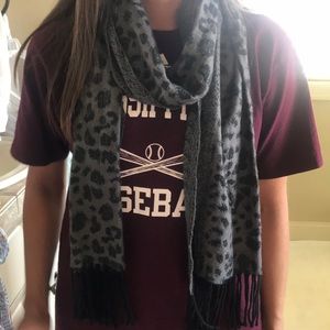 Grey cheetah print scarf